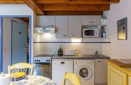 Cauterets Apartment | Spacious T4 Apartment for 4-6 in Quiet Cauterets, South-Facing Balcony