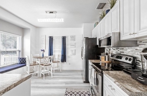 Seffner Community Alliance House | Spacious Tampa Home 4bed 3bath + Game Room! Great location!