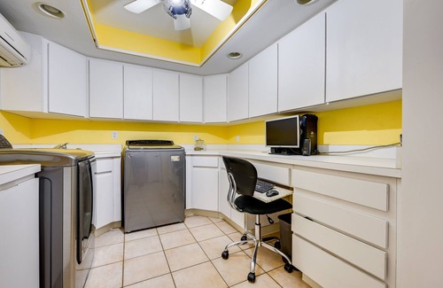 Temple Terrace House | Spacious Tampa Vacation Rental w/Pool & Dock