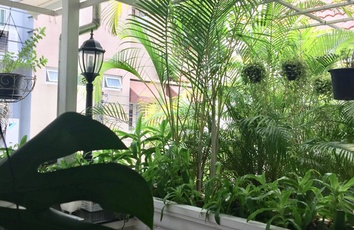 Thung Maha Mek House | Spacious, lovely city townhome ideal for traveling family and friend groups