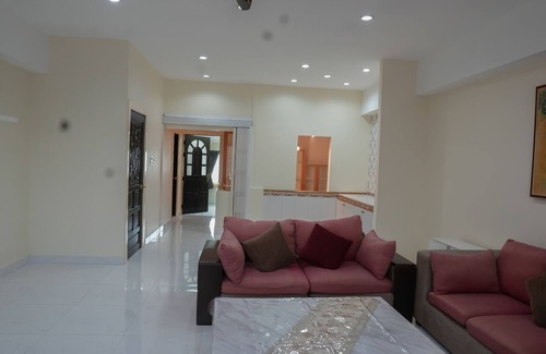 Wattana House | Spacious 3 Bedroom Duplex home on Sukhumvit @ BTS Phra Khanong