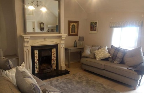 Clogherhead House | Spacious Thatched cottage with modern facilities in seaside village
