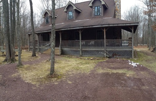Albrightsville House | Spacious Timber Frame Cabin