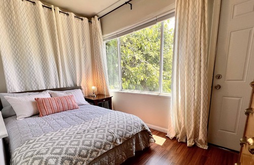 Tower Grove East Apartment | Spacious Tower Grove South 2 Bedroom - Pet Friendly - 4 Miles to SLU/Barnes