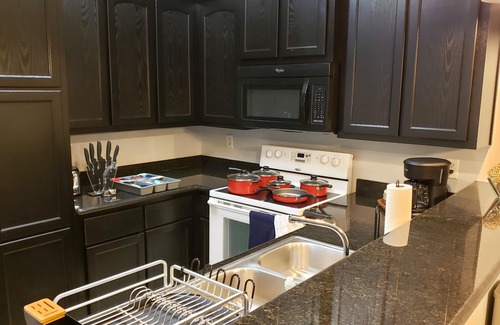 Edinburg House | Spacious Town Home in a Gated Community