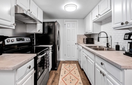 East Riverside - Oltorf Condo | Spacious Townhome Condo - 2 bed 1.5 bath
