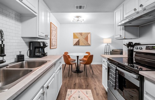 East Riverside - Oltorf Condo | Spacious Townhome Condo - 2 bed 1.5 bath