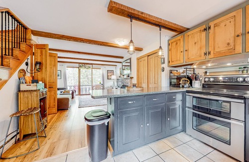 Franconia House | Spacious townhome with mountain view, deck, fireplace, & fast WiFi