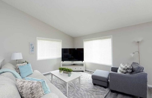 West Fargo House | Spacious Townhouse in West Fargo