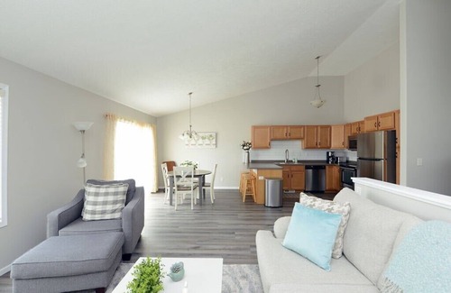 West Fargo House | Spacious Townhouse in West Fargo