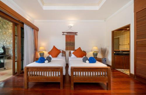 Bang Tao Villa | Spacious Townhouse at Laguna Lakeshore