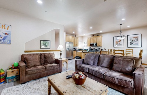 Bear Hollow Village House | Spacious Townhouse with Private Hot Tub & Shared Pool - Near Ski Resort