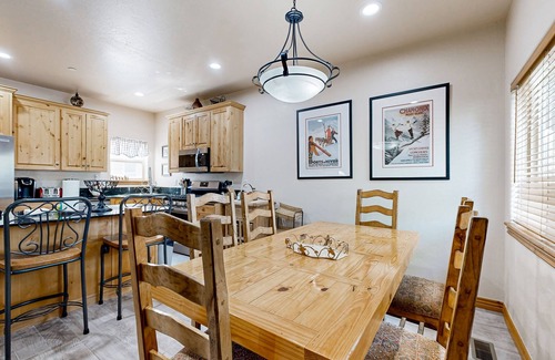 Bear Hollow Village House | Spacious Townhouse with Private Hot Tub & Shared Pool - Near Ski Resort