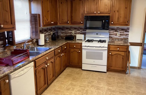 Chesapeake House | Spacious tranquil 4 bedroom family home near everything