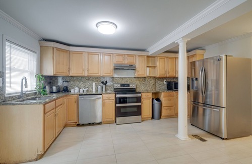Triangle House | Spacious Triangle Townhome - Near Hiking & Golf!