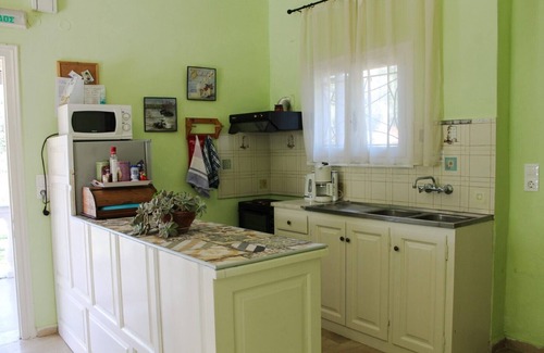 Agios Spyridon Corfu Apartment | Spacious two-bedroom apartment near sandy beach ideal for children