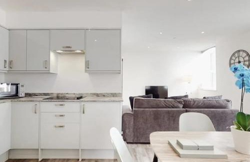 Abertillery Apartment | Spacious two bedroom apartment with Valley views