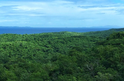Villa Borinquen House | Spacious Two Bedroom Home with Spectacular Island View (WIFi)