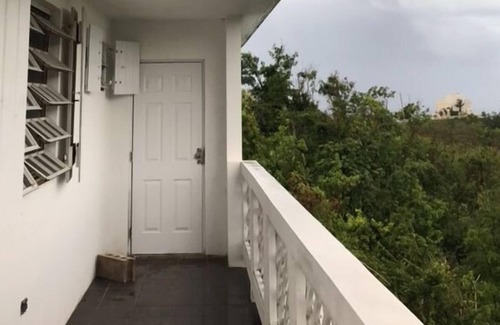 Villa Borinquen House | Spacious Two Bedroom Home with Spectacular Island View (WIFi)