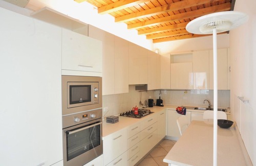 Castello Apartment | Spacious two-bedroom, two-bathroom apartment in old town, Biennale area
