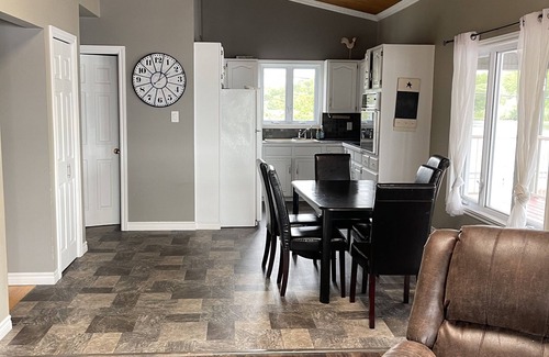 South Glengarry House | Spacious two level property on St.Lawrence river