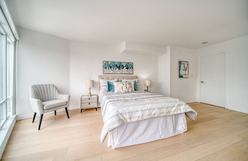 Richmond Hill House | Spacious unit & city view in Heart of Downtown w free parking