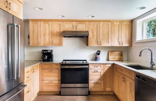 Port Gardner Apartment | Spacious unit in historic neighborhood with mountain and downtown views