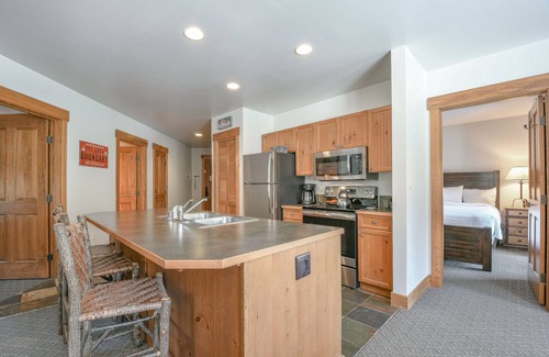 River Run Condo | Spacious Unit W/Views to the Snowy Trees!