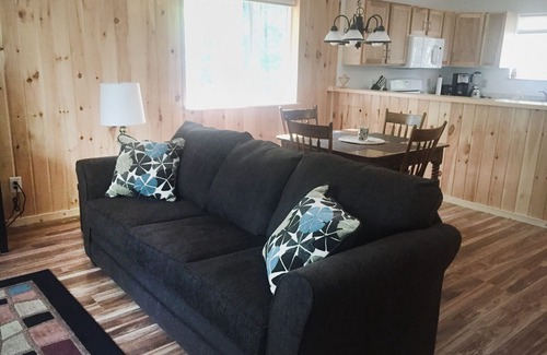 Interlochen House | Spacious Up North Cottage Nested in the Tall Timbers