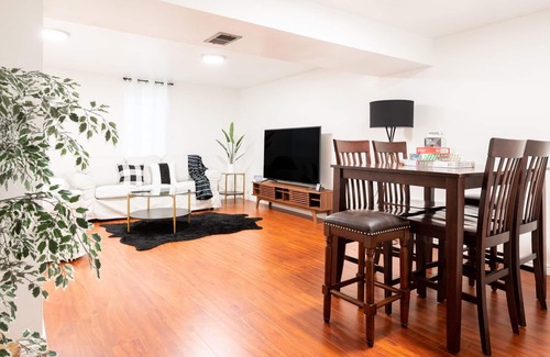 Lamar Heights Area House | Spacious | Updated 4 Bedroom Home | Backyard Oasis