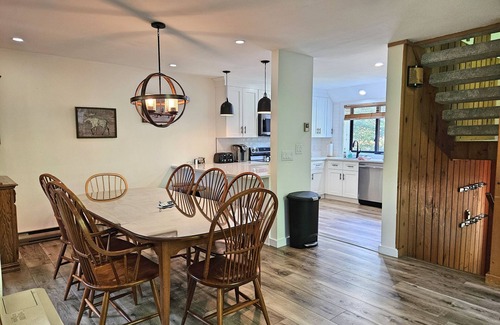 Lincoln House | Spacious, updated, AC/FP, mountain view, pool access, near Loon. C1061 by LRS