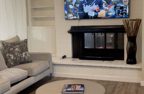 Concord House | Spacious, Updated Home - Court Location