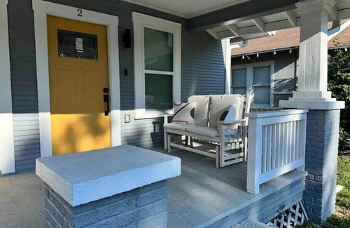 Old Seminole Heights House | Spacious Urban Bungalow/w Free WiFI & Parking
