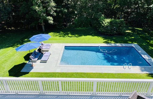 The Heights House | Spacious house next to the beach, Ferry and Eateries.