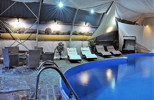 Sehestedt House | Spacious vacation residence for 6 pers. with pool and garden. Sauna - shared use
