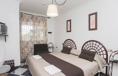 Puerto Lumbreras House | Spacious vacation accommodation on the border with Portugal.