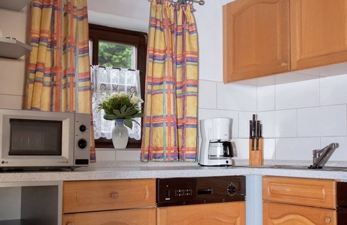 Renholding Apartment | Spacious vacation home for 1-6 people with garden and sunbathing lawn