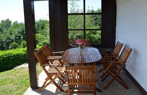 Renholding Apartment | Spacious vacation home for 1-6 people with garden and sunbathing lawn