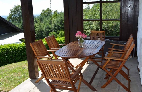 Renholding Apartment | Spacious vacation home for 1-6 people with garden and sunbathing lawn