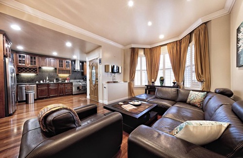 Little Russia House | Spacious Victorian w/Hot Tub and Zen Garden