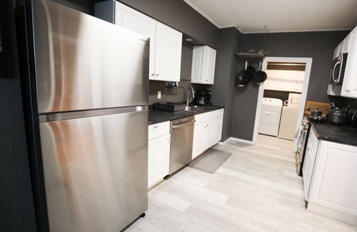 Northeast Minneapolis Arts District Apartment | Spacious Victorian 3BR Long Stays by Lux Life