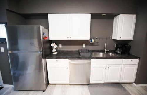 Northeast Minneapolis Arts District Apartment | Spacious Victorian 3BR Long Stays by Lux Life
