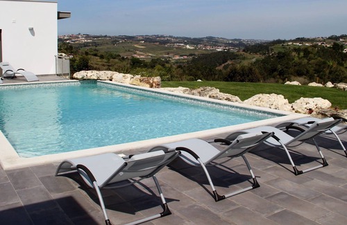 Caldas da Rainha Villa | Spacious Villa in Salir de Mato with Private Pool, Terrace