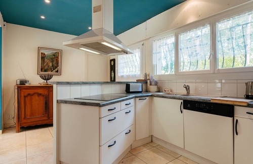 Carnac Villa | Spacious Villa in Carnac - 7 Rooms, Private Heated Pool, Near Beach, WiFi, Pet Friendly