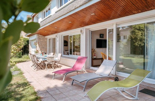 Carnac Villa | Spacious Villa in Carnac - 7 Rooms, Private Heated Pool, Near Beach, WiFi, Pet Friendly