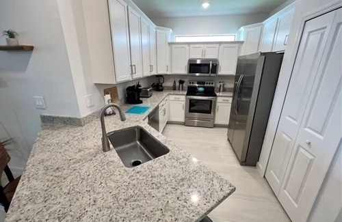 Gateway House | Spacious Villa in Timber Creek. 20 minutes from SW Florida Airport Fort Myers.