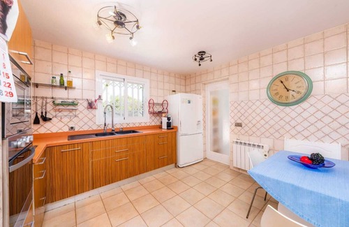 Tolleric House | Spacious Villa Malena in Rural Area Close to the Sea with Sea View, Wi-Fi & Pool