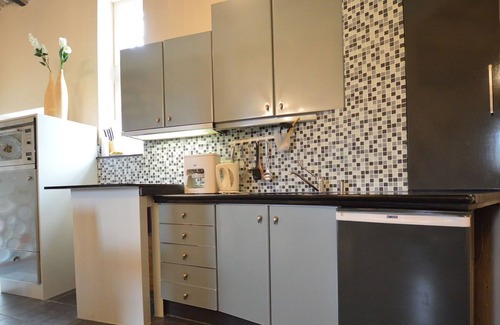 Mesch House | Spacious Villa near Town Center in Mesch