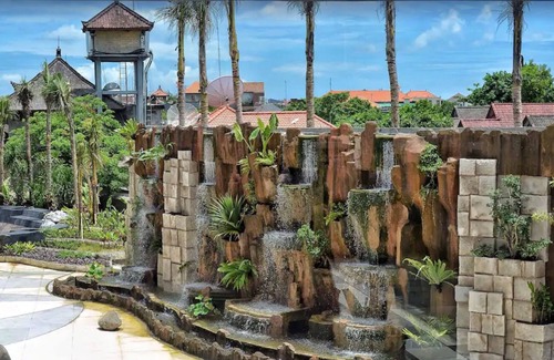 North Legian Villa | Spacious Villa with Private Pool & Hot Tub (TShore Villa)