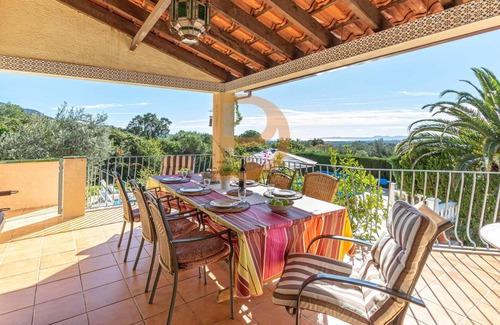 Pau Villa | Spacious Villa with Spectacular Views BBQ and Pool